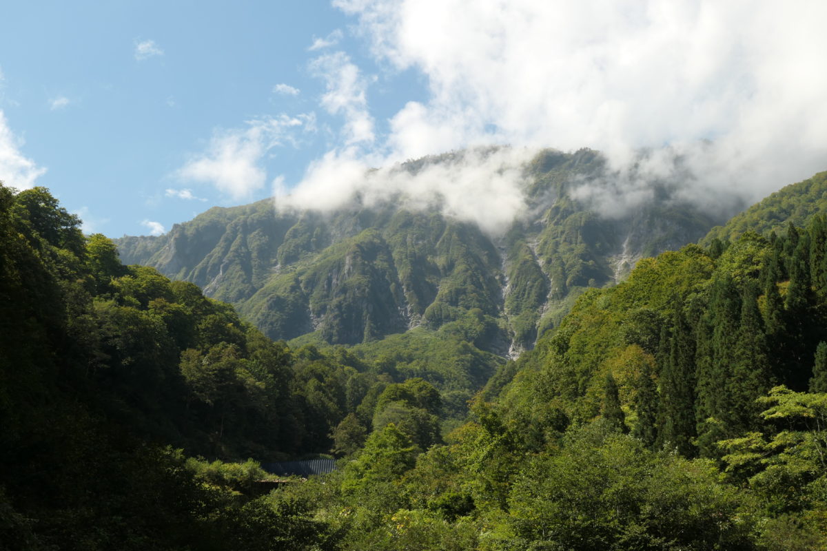 名峰・鳥甲山にはオーラがあります。